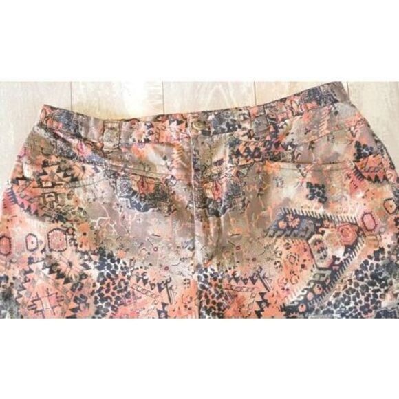 Chico’s Design 3 Women's Vintage Animal Print Walking Shorts Pockets Orange/Brwn - Picture 3 of 5